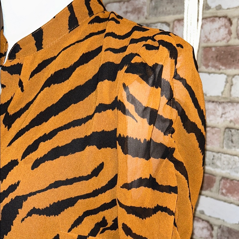 White House black market S Tiger Stripe Women's Top - Picture 4 of 13